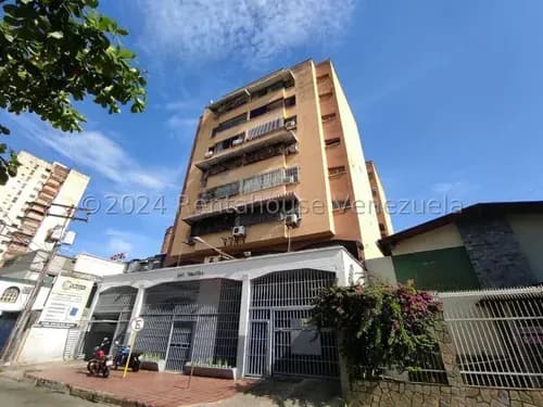 Venta De Apartamento En Piso Bajo Zona Centro Economico Estef 25-13311