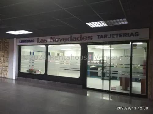 Cómoda Oficina Ubicada En La Segunda Planta Del Centro Comercial Macaracuay Plaza 26-19952