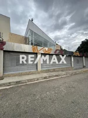 Edificio Comercial en Alquiler en Avenida Cuatricentenaria, Valencia