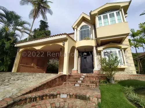 Jip 22-27971. Rent-a-house Vende Propiedad De Mas De 6000mts2, Conformada Por 3 Casas Rodeada De La Naturaleza, Totalmente Amoblada. Planta Eléctrica. En Lomas De Palmarito