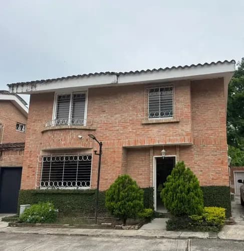 Townhouse En Venta En Guataparo Valencia Carabobo Planta Electrica Y Pozo De Agua Yd