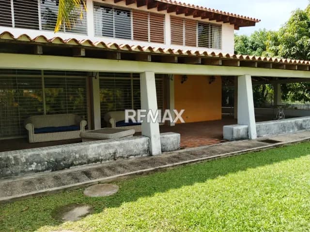 OPORTUNIDAD UNICA QUINTA EN VENTA EN PRADOS DEL ESTE