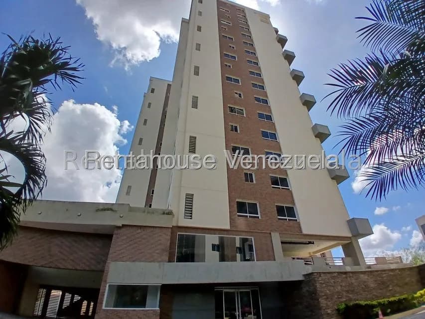 Apartamento (1 Nivel) en Alquiler en Triangulo del Este, Lara