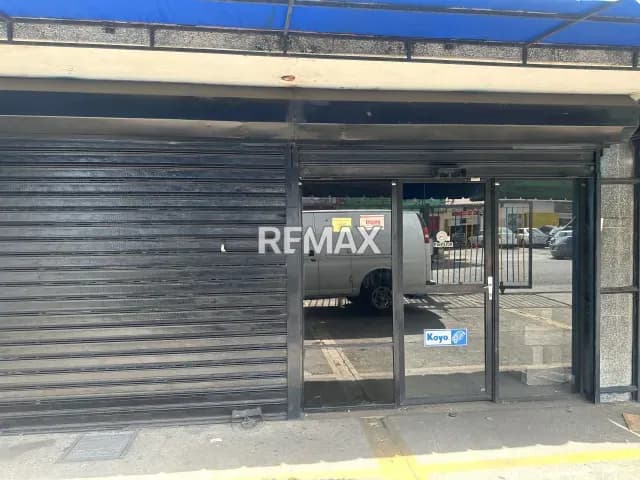 Se alquila amplio y estratégico local comercial de 153,04 m² ubicado en el concurrido sector Palito de Acarigua.