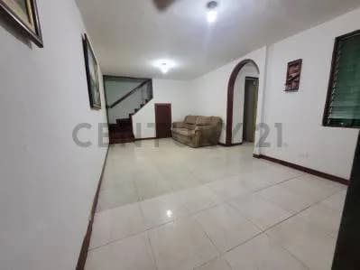 Casa en venta, 2 niveles