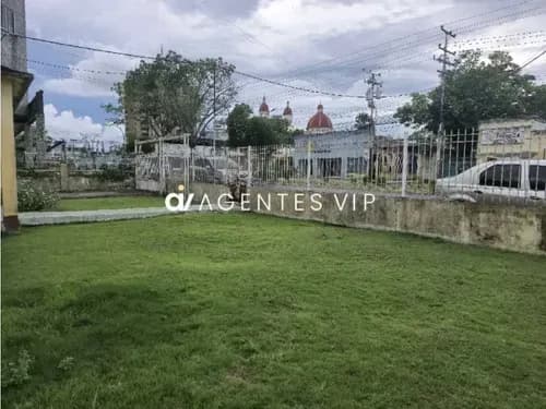 Avenida Luis Del Valle García