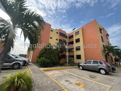 En Alquiler Apartamento En Urb Narayola La Morita . Pozo De Agua Vigilancia Privada 26-19197 Hp