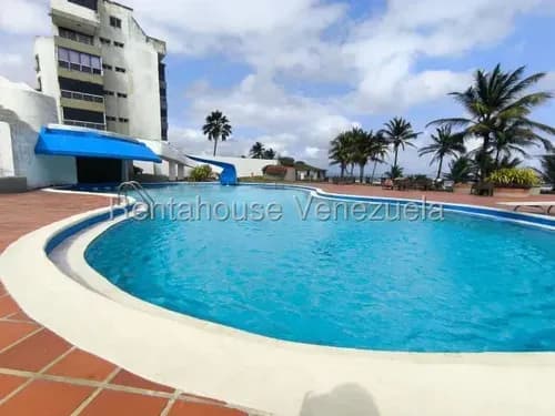 Orieta Rojas Vende Lindo Piso Bajo Area De Piscina, Salida Al Mar, En Tucacas Falcon 26-14400 Abril29