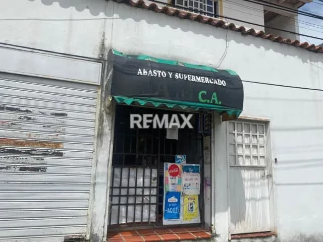 Local a Pie de calle a pocos metros de la avenida Rotaria . Villa Araure.