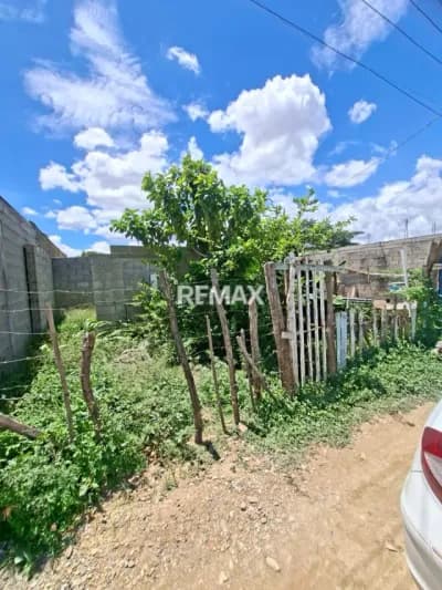 Terreno en venta en Cabudare, Palavecino, Lara, VEN - $8k