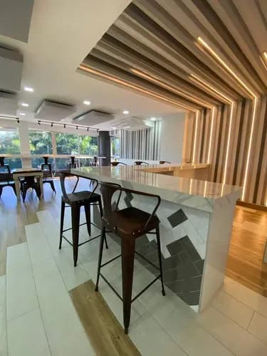 Espectacular Pent House En Exclusivo Condominio Valencia 637 Mts2. F. R