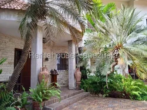 Hermosa Casa En Venta En Zona Norte Yh
