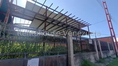 Terreno En Venta De 690.70 Mts2 Con Estructura Para Galpon Y Sus Oficinas Posee Tanque Subterráneo De 18000 Litros Excelente Ubicacion Cercano A Vias Principales
