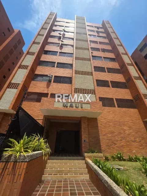 APARTAMENTO EN ALQUILER EN EL EDIFICIO MAUI