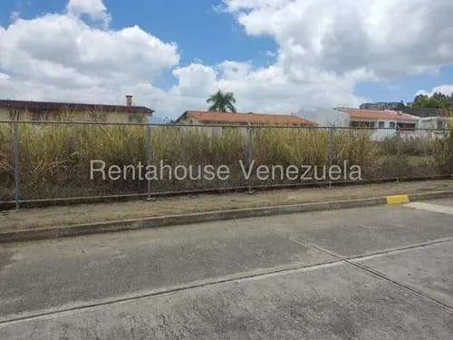 Jel Terreno En Venta En Lomas De La Lagunita 26-931 Fg