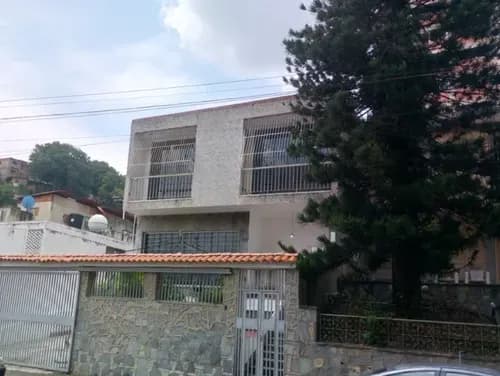 Espaciosa Casa En Venta En Urb. Gran Colombia, Prado De María