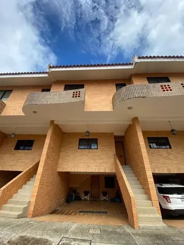 Leandro Araque Inzitu Realtors Vende Townhouse En Venta En El Parral Valencia Res Costa Azul