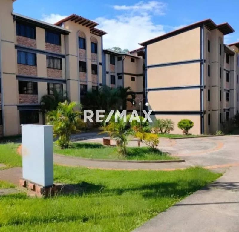EN VENTA APARTAMENTO EN CONJUNTO RESIDENCIAL San Juan Bautista III en la AV La machiri