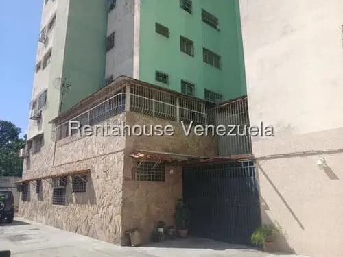Julio Martínez Te Alquila Amplio Y Cómodo Apartamento Con Estratégica Ubicacion Al Oeste De Barquisimeto, Listo Para Habitar.