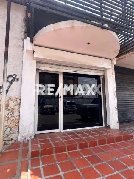 LOCAL COMERCIAL ALQUILER EN AMPARO