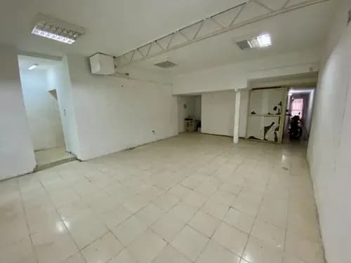Local Alquiler En Los Dos Caminos Pb Con 60 M2, 1 Baño Y Deposito Acropolis Ch