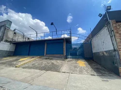 Alquiler Local El Viñedo - Av. Carlos Sanda - 700 M2