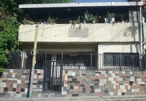 Casa Ó Local Comercial En Venta En El Centro De Guarenas, Edo Miranda.