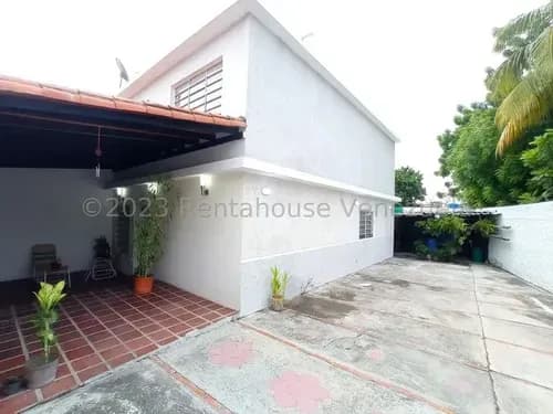 Bella Casa En Venta En Las Delicias Espaciosa 24-10884 Holder