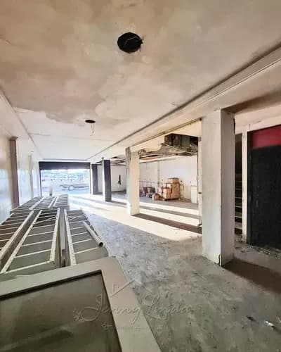 En Venta Local Comercial 3 Pisos. Av Fuerzas Aereas Con Constitucion Maracay Aragua