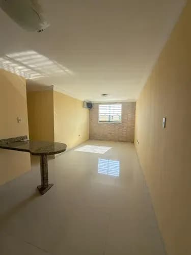 Ofrecemos Venta De Apartamento En Los Guayos, Res. Roraima , Paraparal Jm