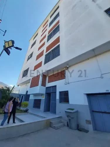 Amplio Galpón Ubicado En En Mariches, A Cinco Minutos De La Urbanizacion Miranda