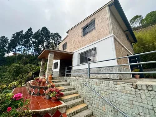Linda Casa En Venta En Urb La Morita San Antonio De Los Altos