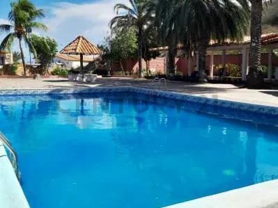 Tonwhouse en Urbanizacion en Los Robles