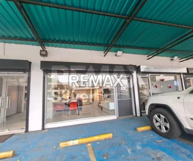 LOCAL COMERCIAL AV UNIVERSIDAD