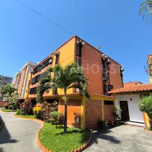 Apartamento En Venta, Urb. Los Chaguaramos, Maracay