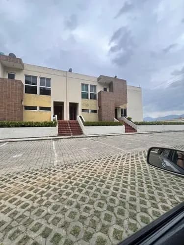 Townhouse En Venta Mañongo Valencia Altos De Aricagua Yely Romero.