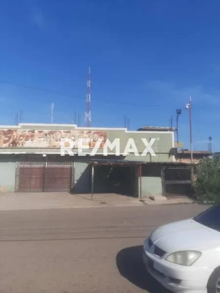 SUPERMERCADO EN LA CAÑADA DE URDANETA