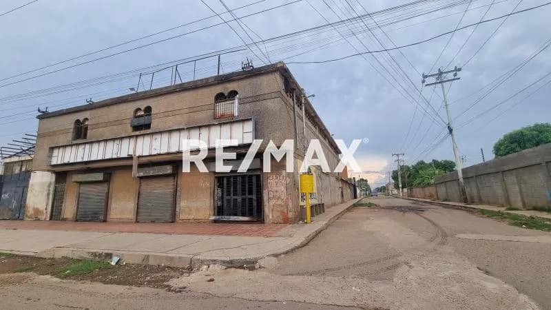 Local Comercial con frente a Circunvalación No. 3 Sector San Miguel