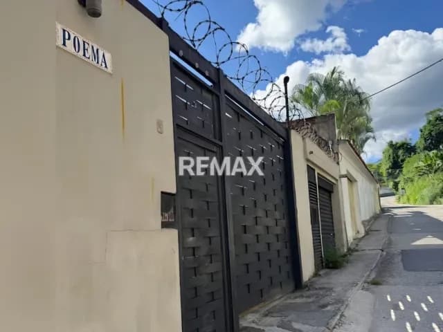 Casa con local comercial en Venta, Turumo.