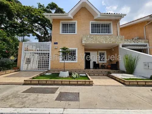 Casa En Venta En La Victoria Aragua 25-21415 Irrr