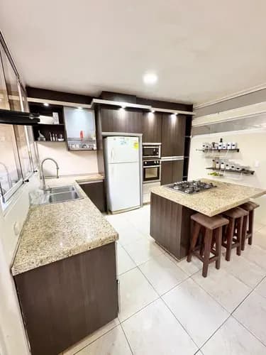 Se Vende Casa En Sector La Castellana, Conj Privado Con Planta Eléctrica Lc
