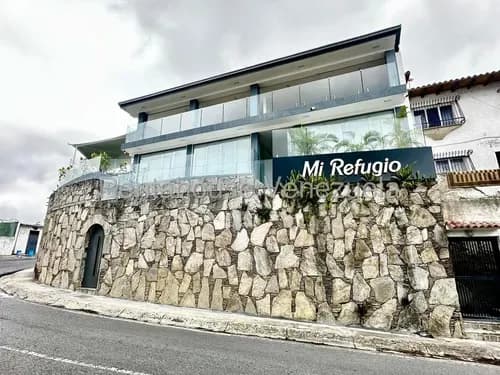 Espectacular Casa Completamente Actualizada En Lomas De La Trinidad 4h,6b,2ptos Amp Cod 26-20772
