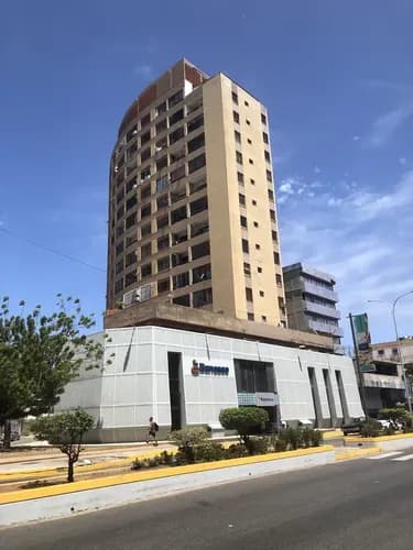 Apartamento En La Avenida 4 De Mayo De Porlamar, Ic-00550
