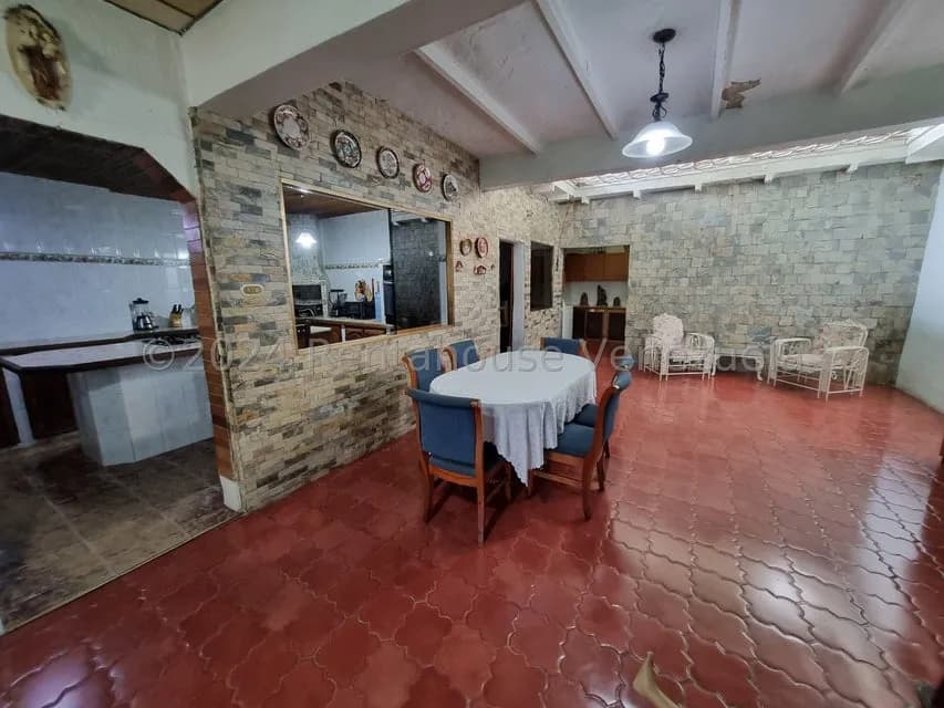 Casa (Multipes Niveles) en Venta en Coche, Distrito Metropolitano