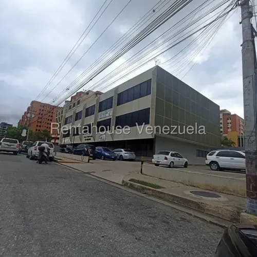 Bray Montoya Alquila Espectacular Oficina En Barquisimeto Zona Este, Posee Mas De 50m2 Espacios Modernos Aire Acondicionado En Optimas Condiciones 2#6#1#2#8#5#8 Bray.