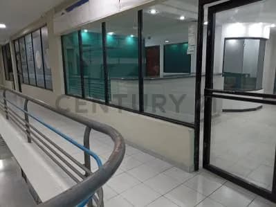Oficina en alquiler en Avenida Intercomunal Centro Comercial Cristal Plaza, Cristal Palace, Simón Bolívar, Barcelona, Anzoategui, Venezuela, 6001 - $400