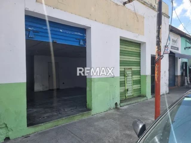 EN ALQUILER ESTRATÉGICOY CENTRICO LOCAL COMERCIAL
