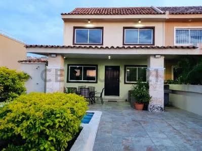 Casa en alquiler en Octavio Camejo C.R CASAS BOTE C, Lecherías, Diego Bautista Urbaneja, Lechería, Anzoategui, Venezuela, 6016 - $2k