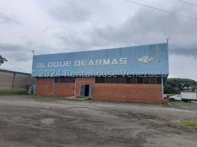 Comercial (Galpon - Deposito) en Alquiler en Ave Acosta Carles, Guarico
