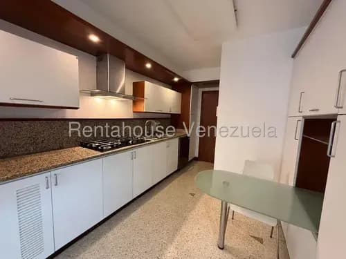 Apartamento En Alquiler En Altamira #26-7452 (ip)